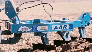 AAR – Arado de Aivecas Reversível