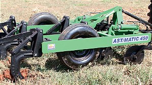AST-MATIC 450 – Arado subsolador Tatu com desarme automático das hastes