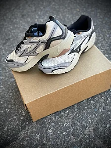 Tênis Mizuno CSD Sport Arenito/Preto