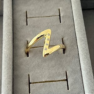 Anel aro 16,5 Z cravejado em banho de ouro 18k