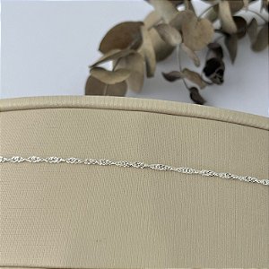 Tornozeleira em banho de prata silver modelo malha fina