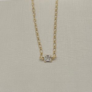 Tornozeleira em banho de ouro 18k com pingente em zircônia quadrada