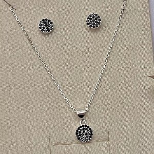 Conjunto de mini bola preta em banho de prata silver