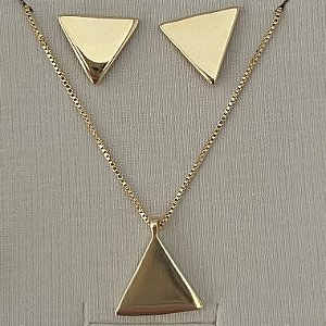 Conjunto triangulo liso em banho de ouro 18k