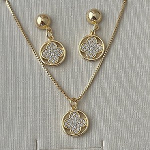 Conjunto de flor cravejado em banho de ouro 18k