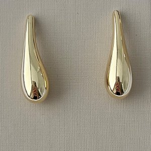 Brinco gota lisa grande em banho de ouro 18k