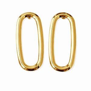 Brinco oval grande liso em banho de ouro 18k