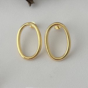 Brinco oval vazado em banho de ouro 18k