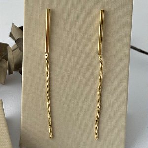 Brinco meio palito e meio fio longo em banho de ouro 18k