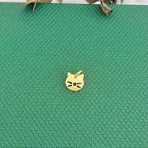 Pingente chapa gato em banho de ouro 18k