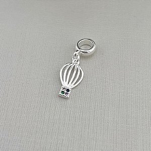 Berloque balão colorido cravejado em banho de prata silver