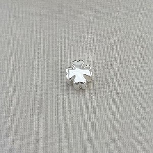 Berloque trevo de quatro folhas em banho de prata silver