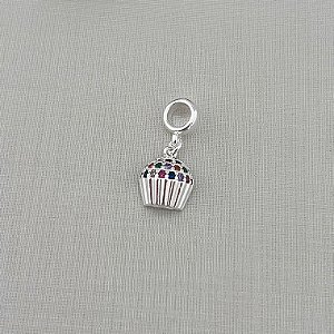 Berloque cupcake cravejado colorido em banho de prata silver