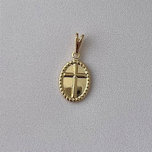 Pingente moeda cruz em banho de ouro 18k