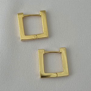 Argola lisa quadrada em banho de ouro 18k