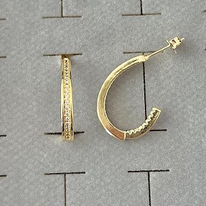 Argola formato gancho em banho de ouro 18k