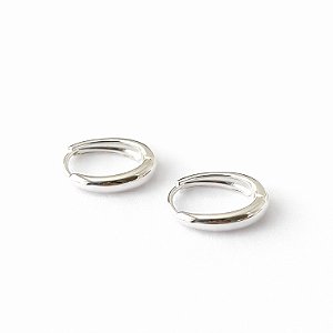 Argola lisa abaloada M em banho de prata silver