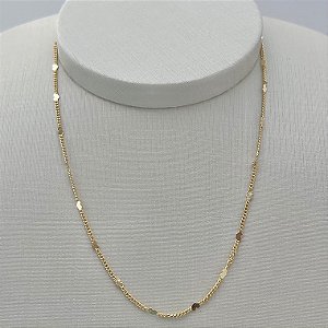 Corrente com corações em chapa lisa em banho de ouro 18k