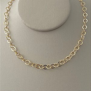 Corrente de elos redondos vazados em banho de ouro 18k