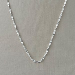 Corrente malha delicada em banho de prata silver