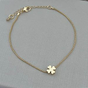 Pulseira de trevo quatro folhas em chapa lisa em banho de ouro 18k
