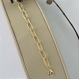 Pulseira de elos retangulares texturizados em banho de ouro 18k
