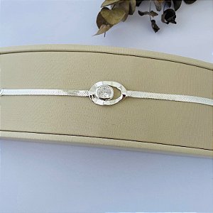 Pulseira fita com pingente orgânico com ponto de luz central em banho de prata silver