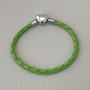 Pulseira courinho inspiração vivara verde fecho banhado em rhodium branco