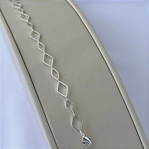 Pulseira de losangos vazados em banho de prata silver