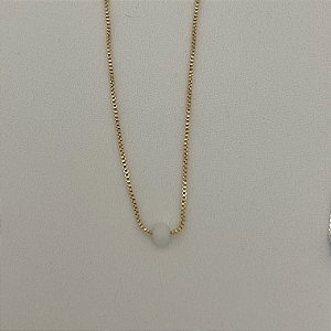 Colar uma bola colorida em banho de ouro 18k