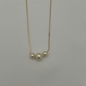Colar três bolas pérola em banho de ouro 18k