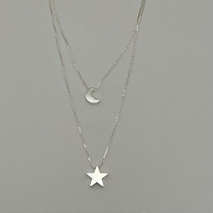 Colar duplo pingente de estrela e lua em banho de prata silver