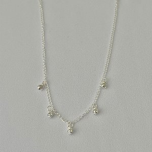 Colar infantil mini pérolas em banho de prata silver