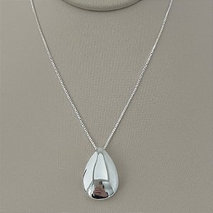 Colar gota lisa em banho de prata silver