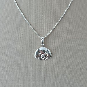 Colar pingente de cachorro em banho de prata silver