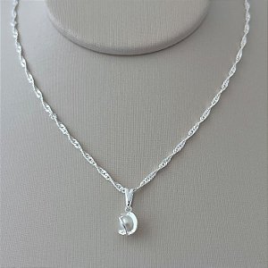 Colar pingente de pérola entrelaçada em banho de prata silver