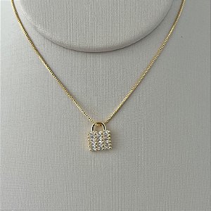 Colar chocker cadeado cravejado em banho de ouro 18k