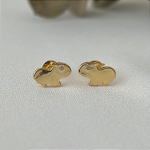 Brinco infantil de capivara em banho de ouro 18k