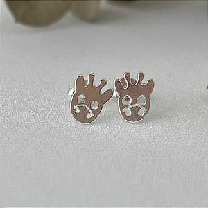 Brinco infantil de girafa em banho de prata silver