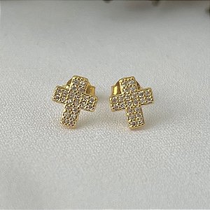 Brinco crucifixo cravejado em banho de ouro 18k