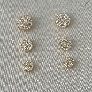 Trio de brincos de bolas cravejado em banho de ouro 18k