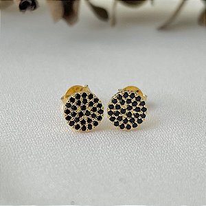 Brinco redondo cravejado em banho de ouro 18k