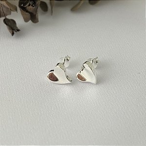 Brinco de coração abaloado em banho de prata silver