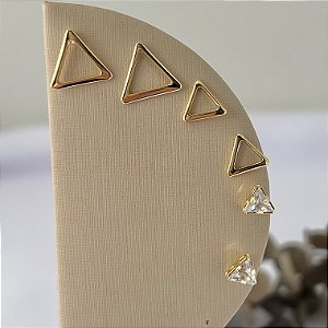 Trio de brincos formato triângulos vazados e ponto de luz em banho de ouro 18k