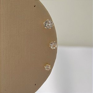 Trio de pontos de luz em banho de ouro 18k