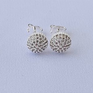 Brinco bola M cravejada em banho de prata silver