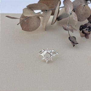 Piercing fake de sol em banho de prata silver