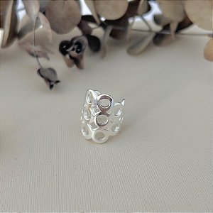 Piercing fake de círculos vazados em banho de prata silver