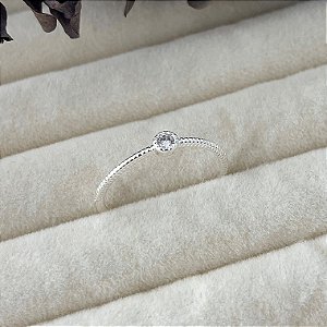 Anel aro 23 mini ponto de luz em banho de prata silver