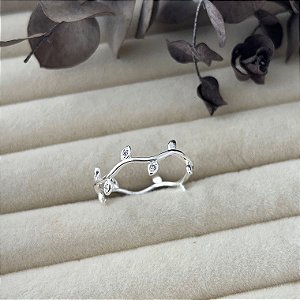 Anel aro 25 folhas cravejadas em banho de prata silver